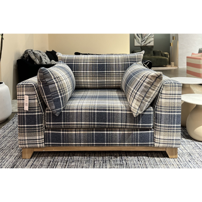 Mea - Loveseat